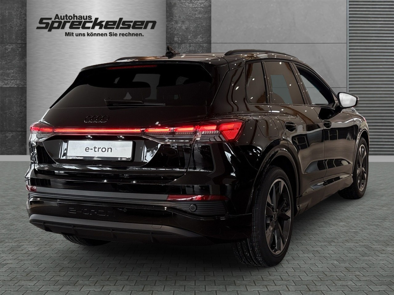 AUDI - Q4 45 e-tron 210 kW Klima Navi Rückfahrkamera_9