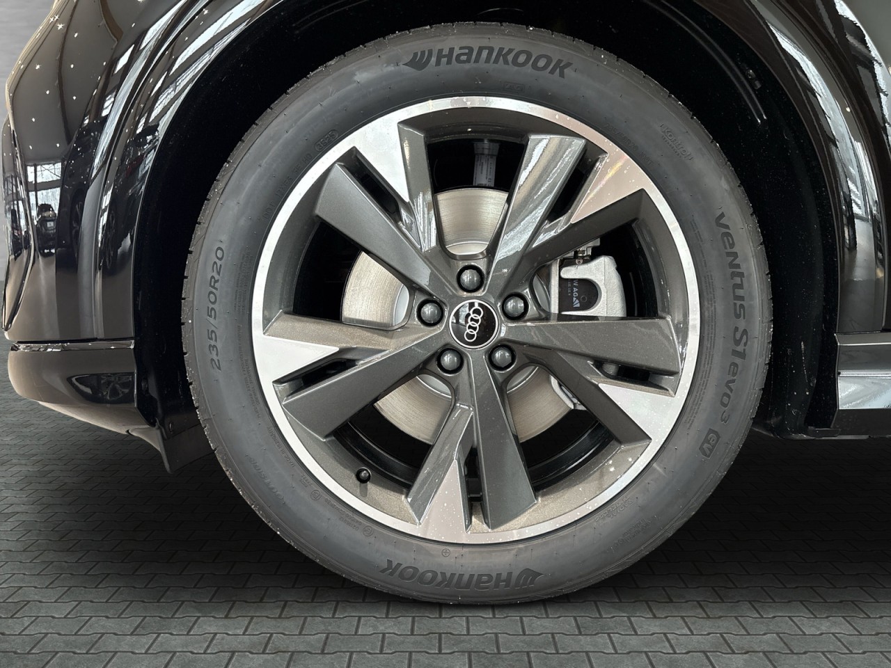 AUDI - Q4 45 e-tron 210 kW Klima Navi Rückfahrkamera_11