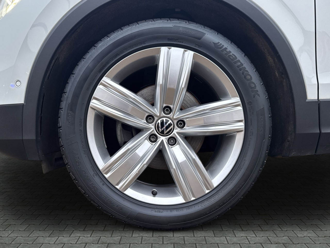 VW - Tiguan 1.5 TSI Active Automatik Navi+AHK+Matrix-LED_11