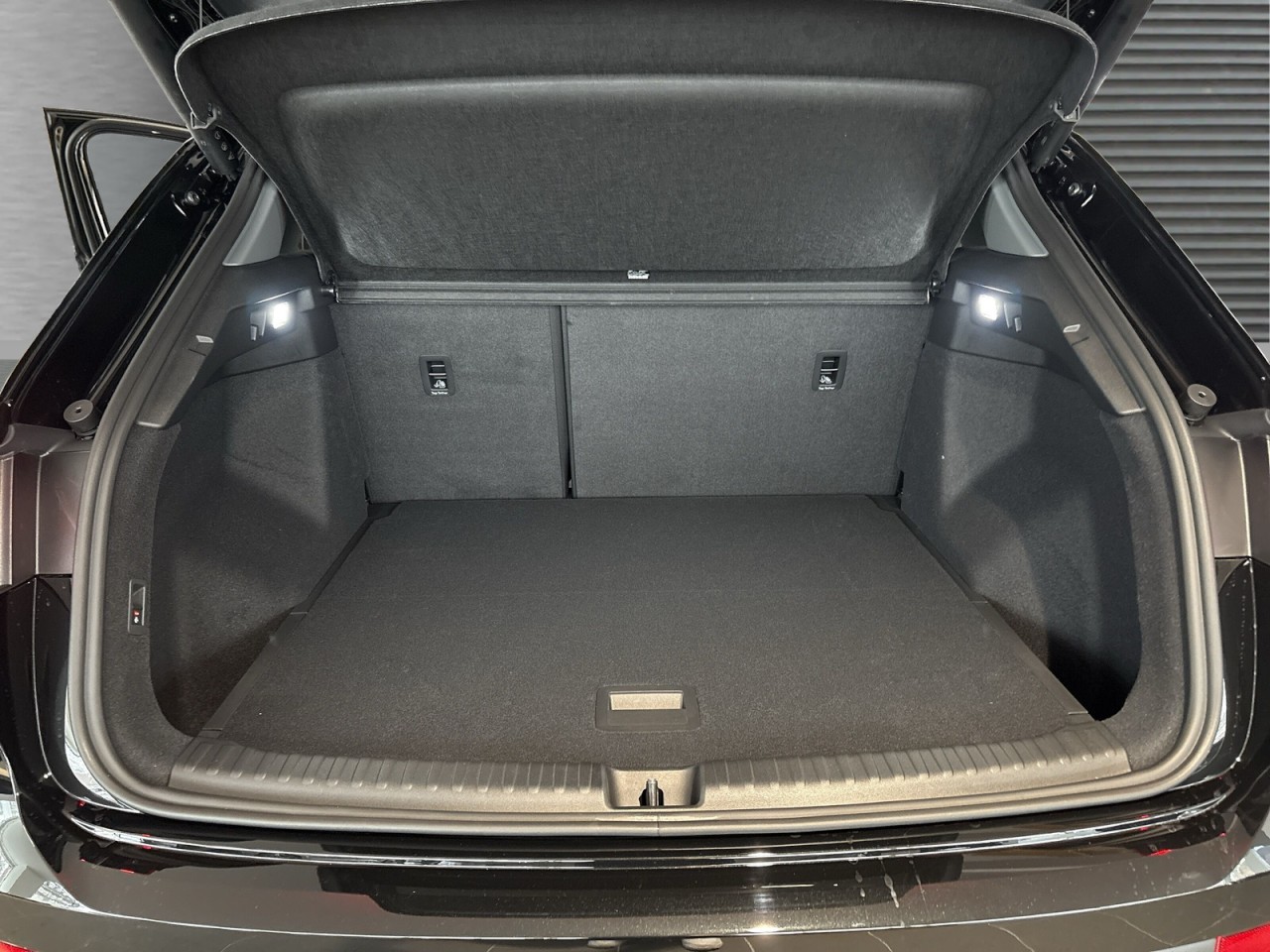 AUDI - Q4 45 e-tron 210 kW Klima Navi Rückfahrkamera_12