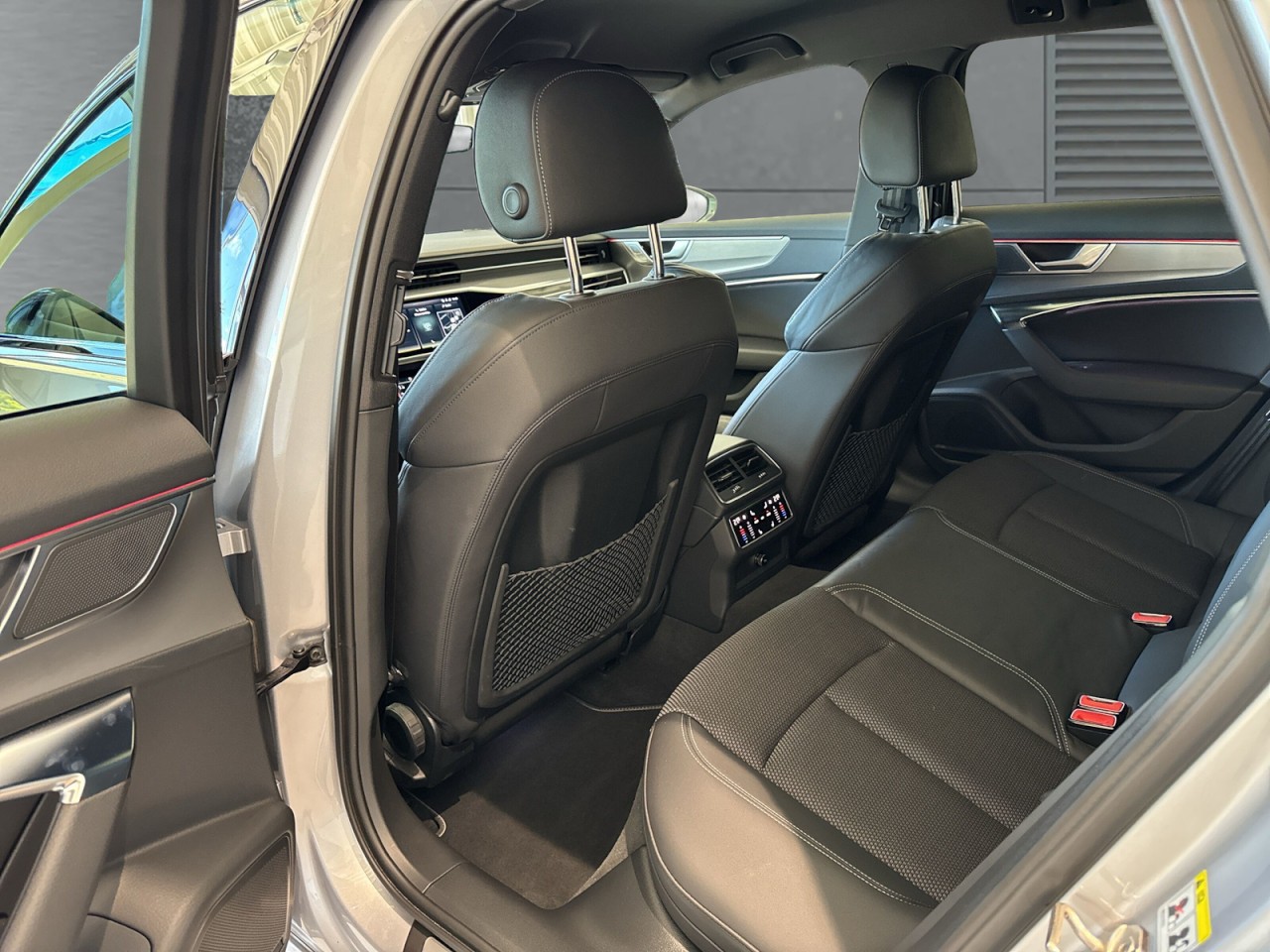 AUDI - A6 Avant 2.0 TDI s line Automatik Navi+LED+AHK+Bang&Olufsen+360-Kamera_2