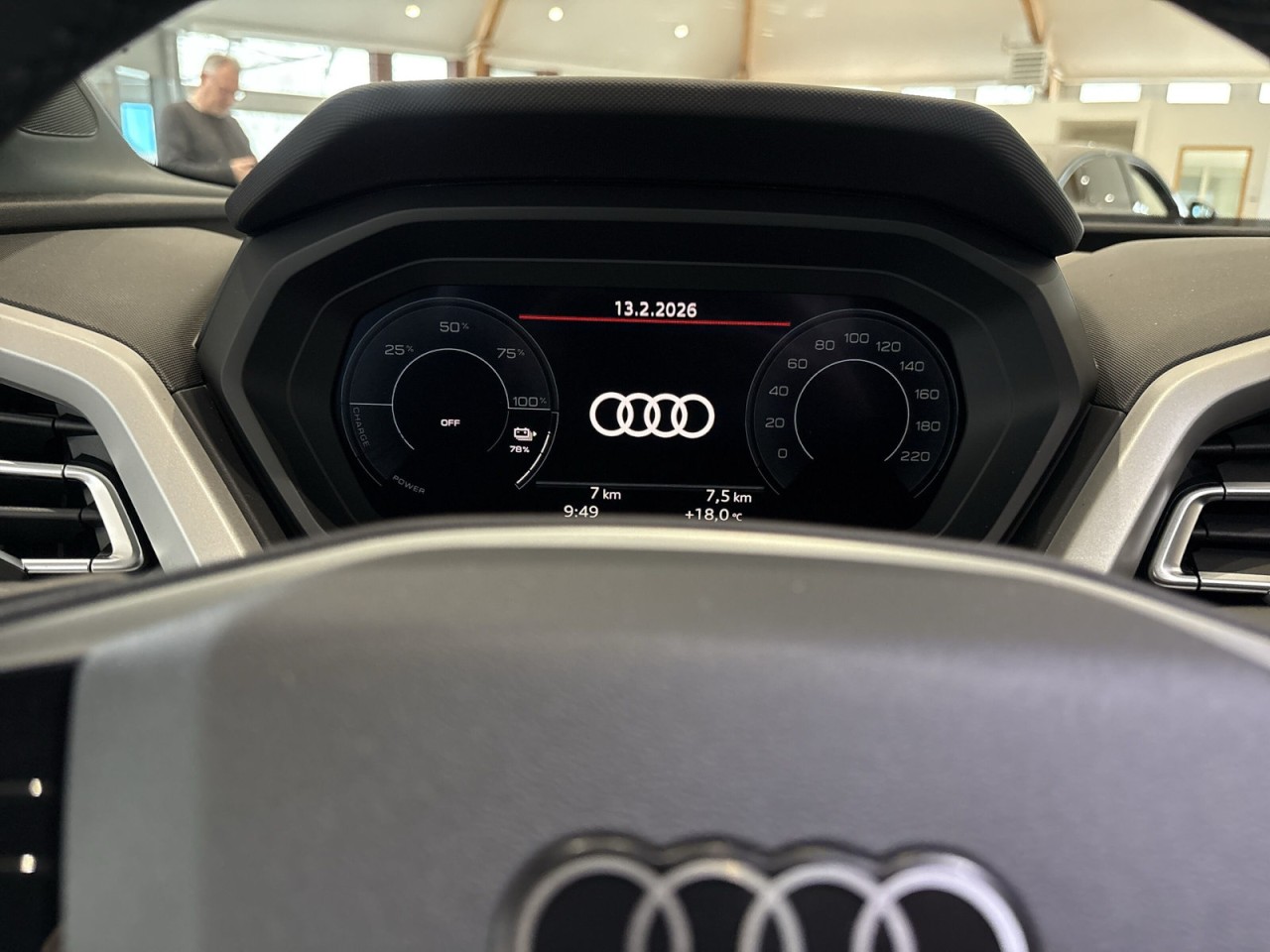 AUDI - Q4 45 e-tron 210 kW Klima Navi Rückfahrkamera_5